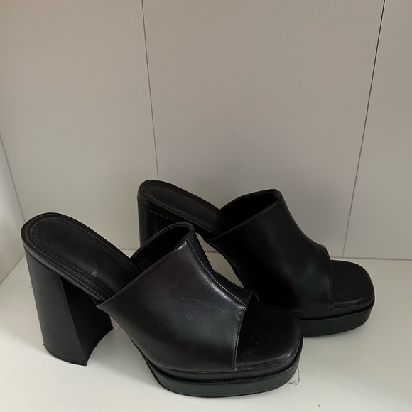 Elegant Black Women's Platform Mules - Picture 2 of 5